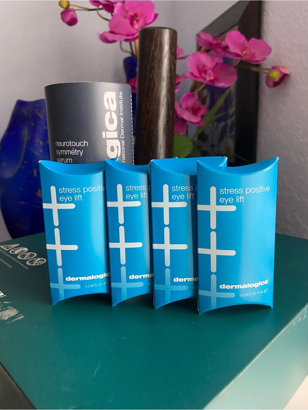 Dermalogica Neurotouch Symmetry Serum & Positive Eye Lift Serum (5)